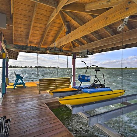 Waterfront Lake Placid Home With Dock And Fire Pit Ngoại thất bức ảnh
