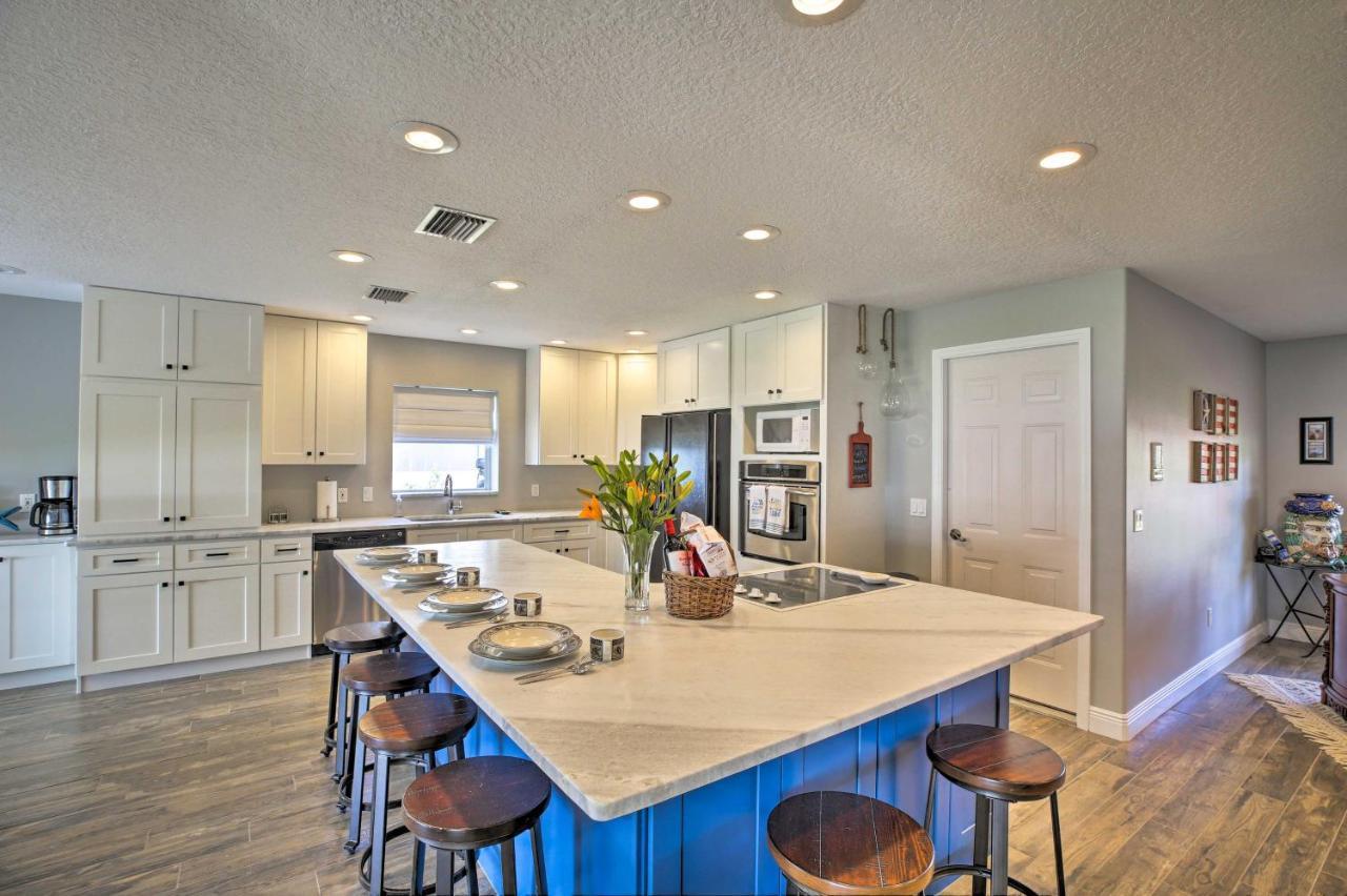 Waterfront Lake Placid Home With Dock And Fire Pit Ngoại thất bức ảnh